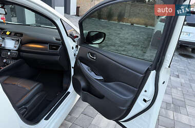 Хетчбек Nissan Leaf 2019 в 