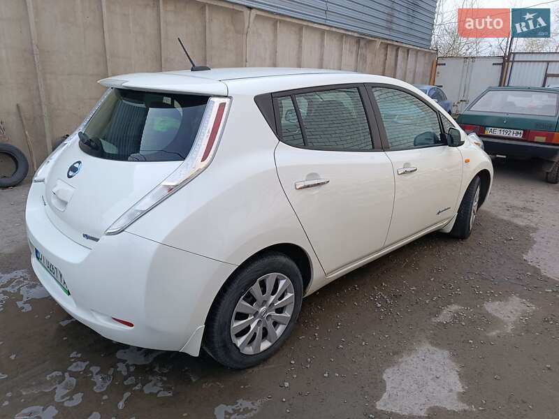 Хетчбек Nissan Leaf 2016 в Кам'янському