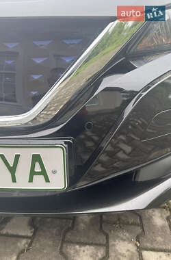 Хэтчбек Nissan Leaf 2019 в 