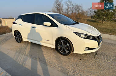 Хэтчбек Nissan Leaf 2018 в Днепре