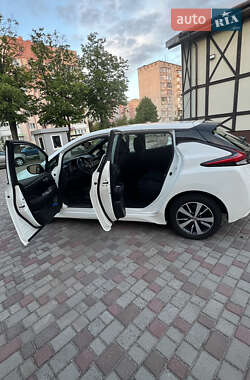 Хетчбек Nissan Leaf 2019 в 