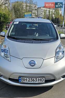 Хетчбек Nissan Leaf 2015 в Одесі