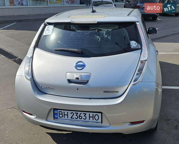 Хетчбек Nissan Leaf 2015 в Одесі