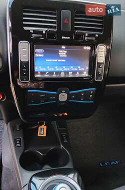 Хетчбек Nissan Leaf 2017 в 