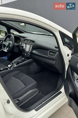Хэтчбек Nissan Leaf 2020 в 
