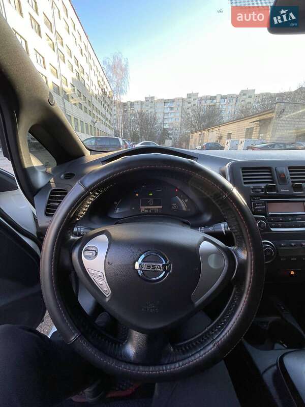 Хетчбек Nissan Leaf 2017 в Києві