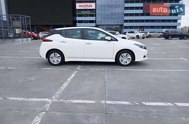 Хетчбек Nissan Leaf 2021 в 