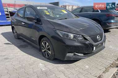 Хэтчбек Nissan Leaf 2018 в 