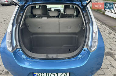 Хетчбек Nissan Leaf 2011 в 