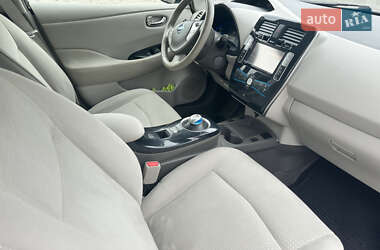 Хетчбек Nissan Leaf 2011 в 