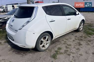 Хэтчбек Nissan Leaf 2013 в 