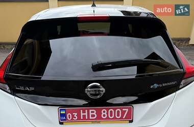 Хэтчбек Nissan Leaf 2020 в 