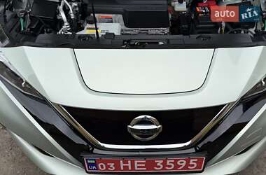 Хетчбек Nissan Leaf 2020 в 