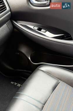 Хетчбек Nissan Leaf 2020 в 