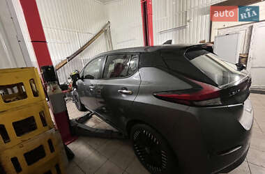 Хетчбек Nissan Leaf 2023 в Одесі