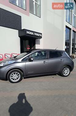 Хетчбек Nissan Leaf 2015 в Рівному