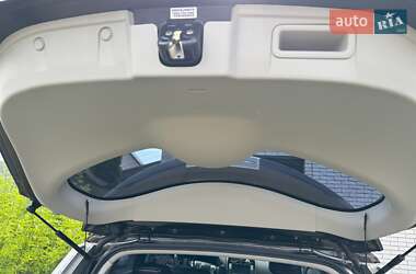 Хетчбек Nissan Leaf 2015 в 