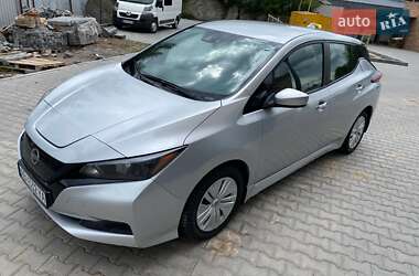 Хэтчбек Nissan Leaf 2022 в 