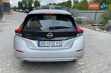 Хэтчбек Nissan Leaf 2022 в 