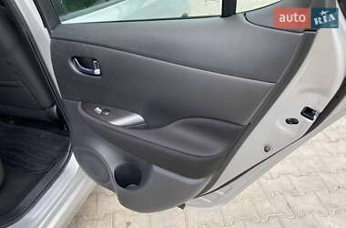Хэтчбек Nissan Leaf 2022 в 