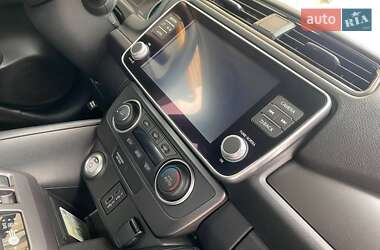 Хэтчбек Nissan Leaf 2022 в 