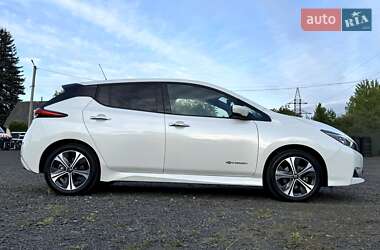 Хетчбек Nissan Leaf 2020 в 