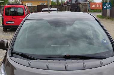 Хетчбек Nissan Leaf 2016 в 
