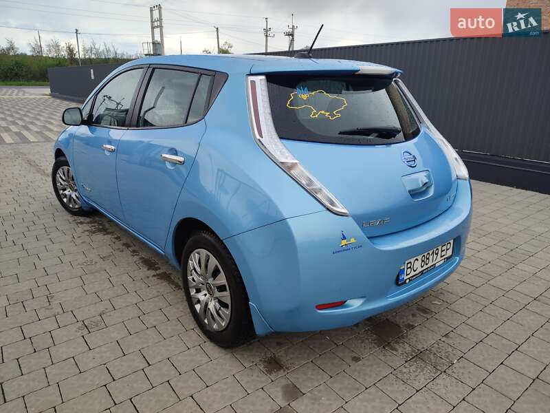 Хэтчбек Nissan Leaf 2015 в Львове