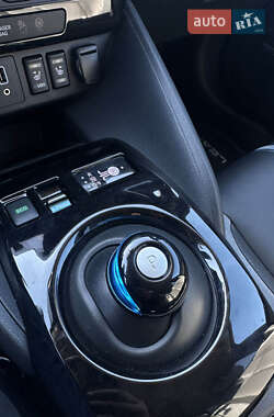 Хетчбек Nissan Leaf 2020 в 