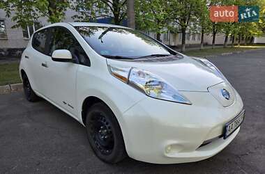 Хэтчбек Nissan Leaf 2016 в 