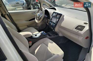 Хэтчбек Nissan Leaf 2012 в 