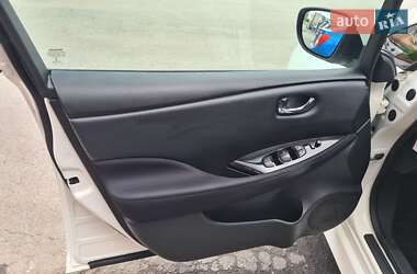 Хетчбек Nissan Leaf 2020 в 