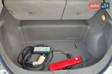 Хетчбек Nissan Leaf 2012 в 
