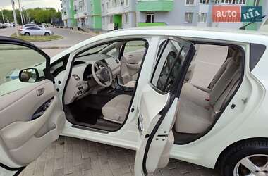 Хетчбек Nissan Leaf 2012 в 