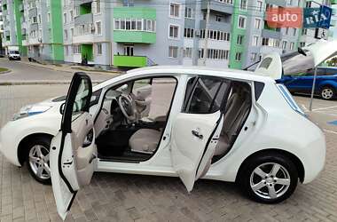 Хетчбек Nissan Leaf 2012 в 
