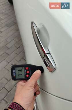 Хетчбек Nissan Leaf 2012 в 