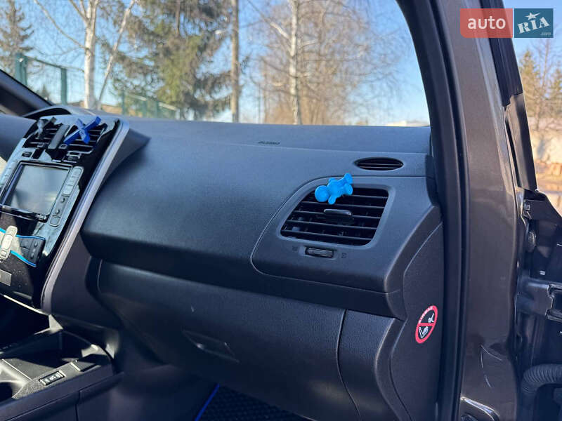 Хэтчбек Nissan Leaf 2017 в Стрые