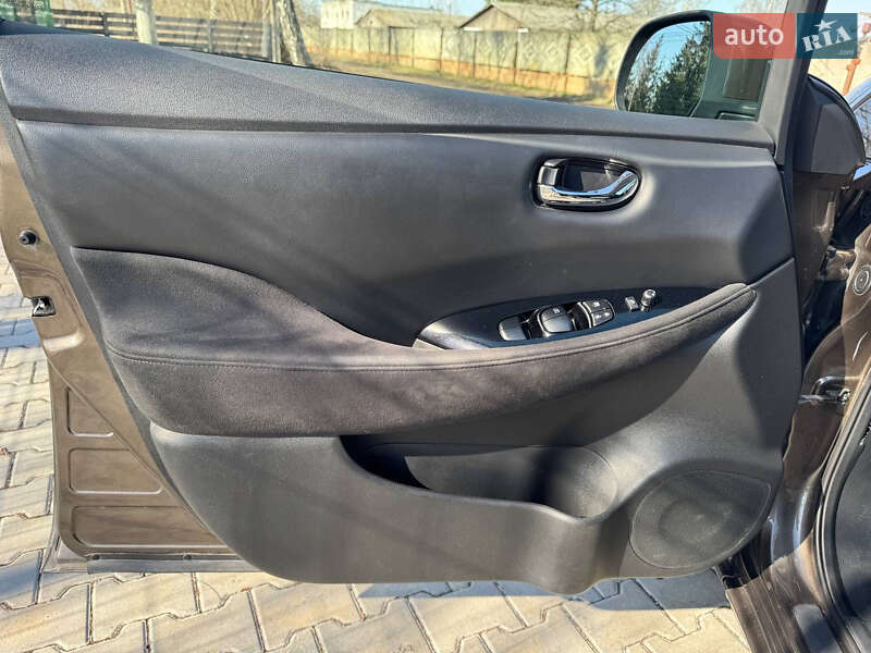 Хэтчбек Nissan Leaf 2017 в Стрые