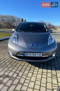 Хетчбек Nissan Leaf 2015 в 