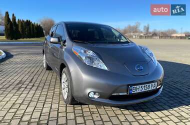 Хетчбек Nissan Leaf 2015 в 