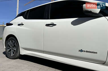 Хэтчбек Nissan Leaf 2018 в 