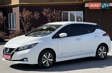 Хэтчбек Nissan Leaf 2018 в 