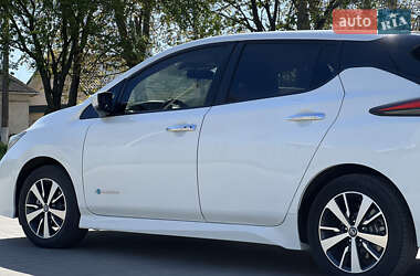 Хэтчбек Nissan Leaf 2018 в 