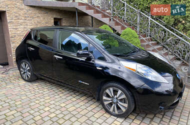 Хетчбек Nissan Leaf 2014 в Чернівцях