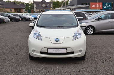 Хэтчбек Nissan Leaf 2013 в 