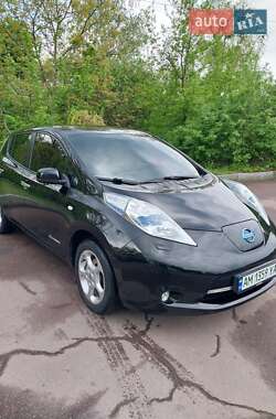 Хэтчбек Nissan Leaf 2012 в 