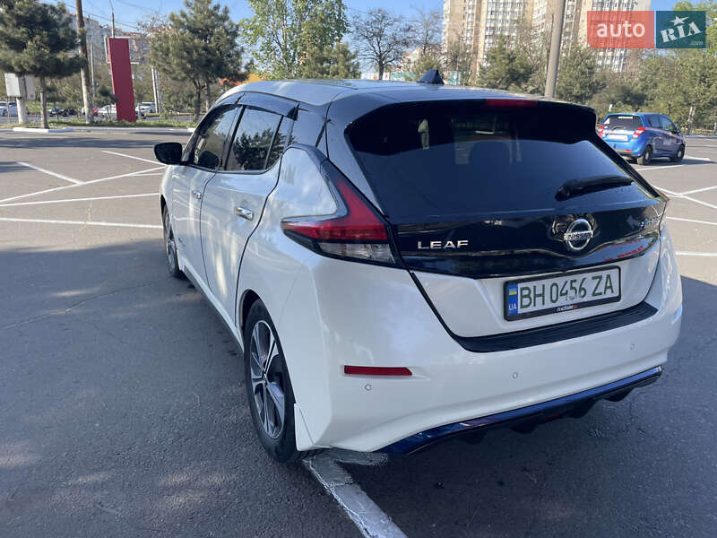 Хэтчбек Nissan Leaf 2017 в Одессе