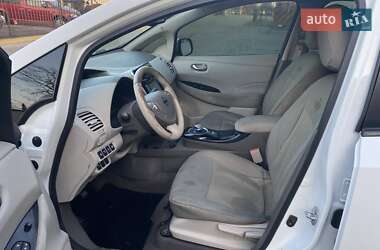 Хэтчбек Nissan Leaf 2015 в 