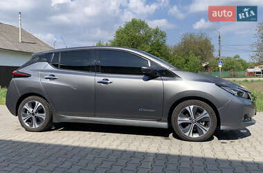 Хэтчбек Nissan Leaf 2019 в 
