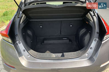 Хэтчбек Nissan Leaf 2019 в 